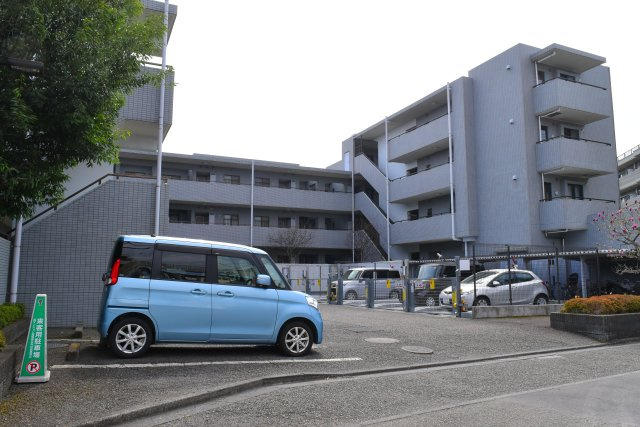 東村山市久米川町４丁目の中古マンションの駐輪場