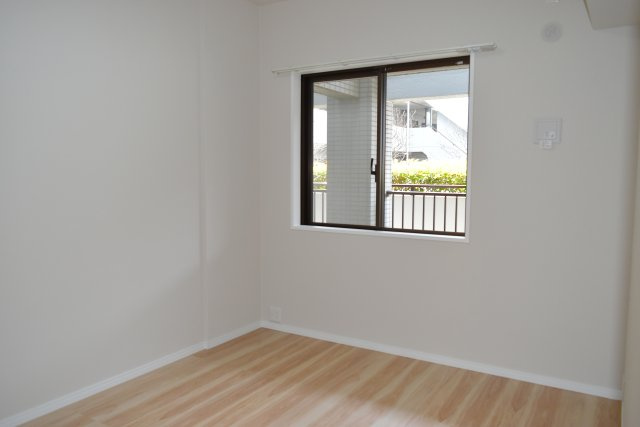 東村山市久米川町４丁目の中古マンションの洋室