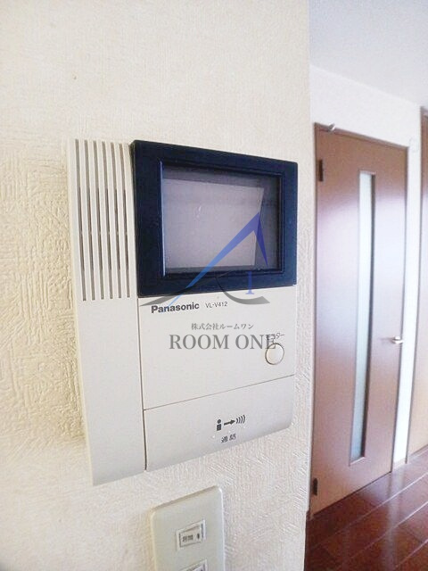 淡之須コーポのセキュリティ|モニター付きインターホンです。