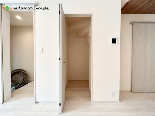 上尾市弁財1丁目　新築戸建　ブルーミング01の収納|リビング収納