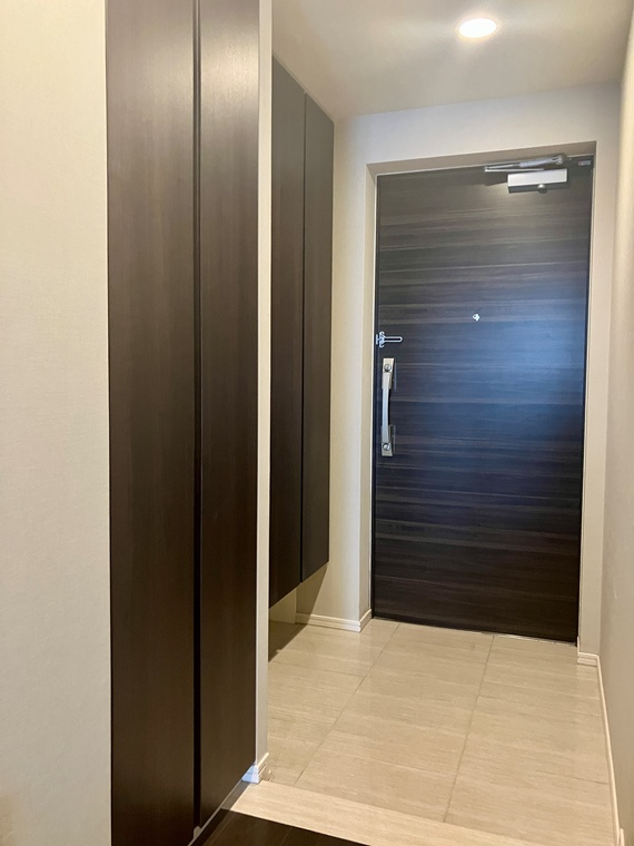 レーベン新川崎デュアリズムの玄関