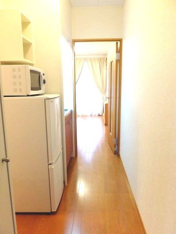 レオパレスシャトーＡの玄関