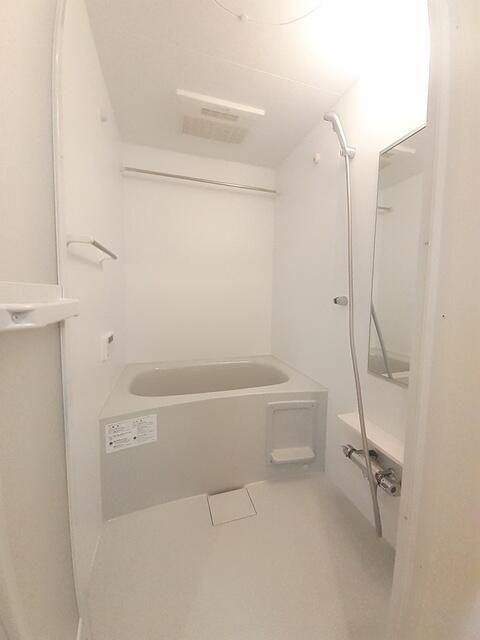 ヒルサイドハウスⅢの浴室