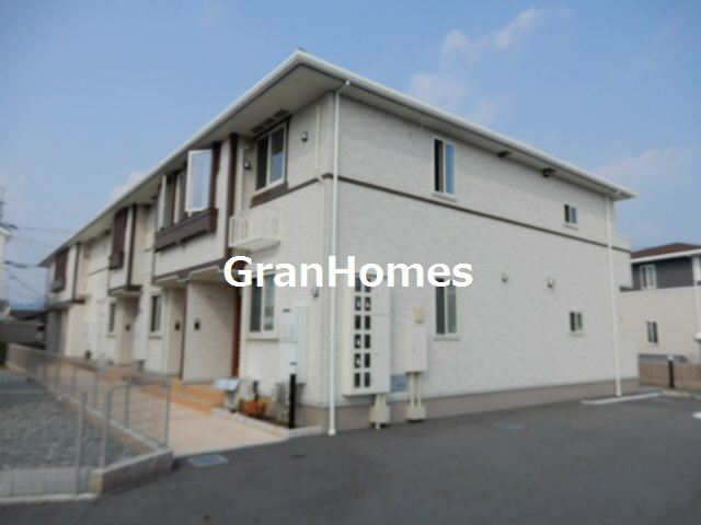 加東市下滝野のハイツの外観