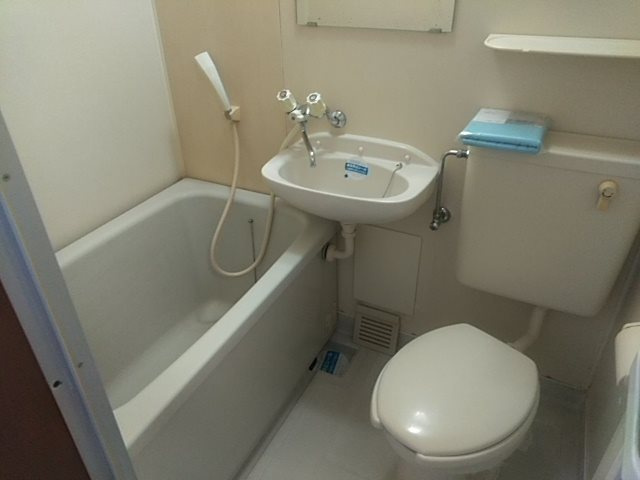 メゾンアランテBの浴室