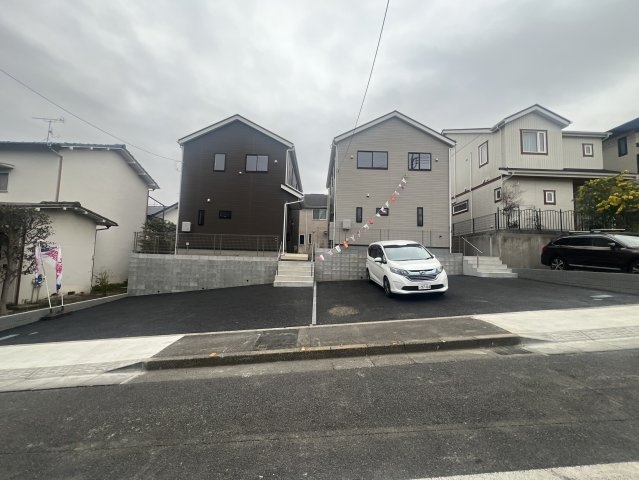 多摩市桜ケ丘第6の前面道路含む現地写真