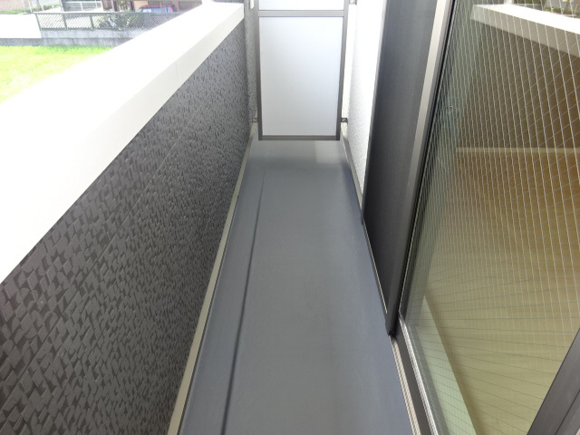 姫路市苫編南１丁目のハイツのバルコニー