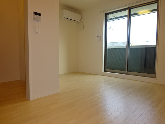 姫路市苫編南１丁目のハイツの居間・リビング