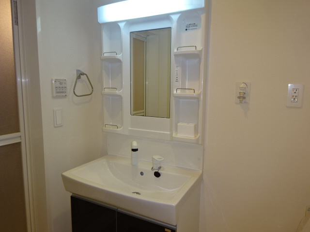 姫路市苫編南１丁目のハイツの洗面所