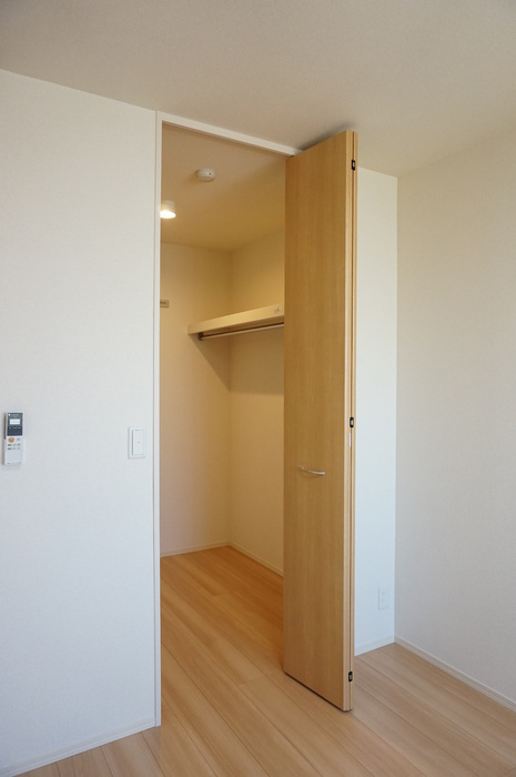 アンフィニ勝川の収納|ウォークインクローゼット