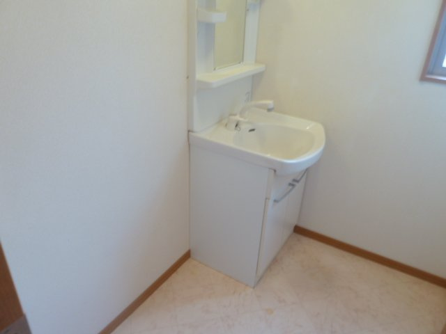 神子岡前2丁目貸家の独立洗面台