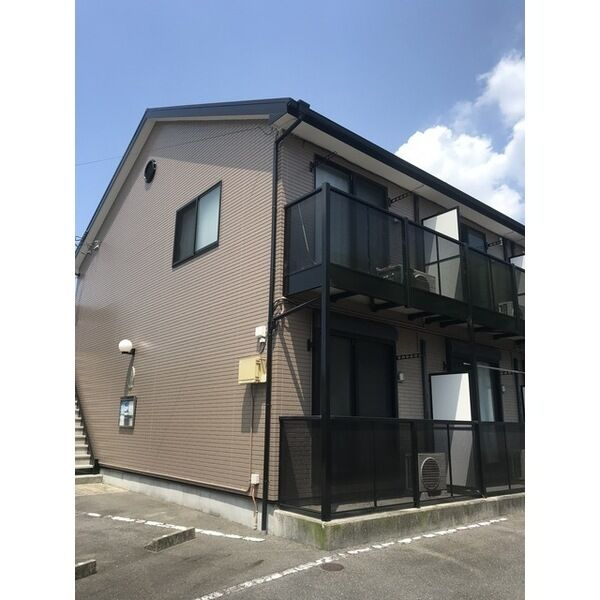 アンプルール リーブル エルヴェ　　刈谷市近郊の賃貸はクラスホーム刈谷店の駐車場