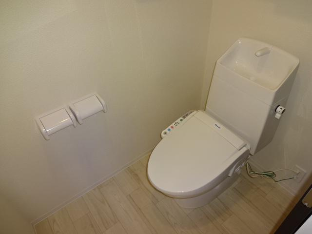 シャトー　ドゥ　ウエストのトイレ|シャワー付トイレ