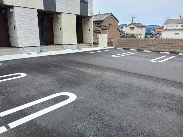 リバーテラスⅡの駐車場