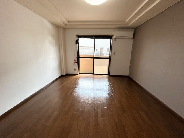 パーソナル飯田１２の内装|洋室