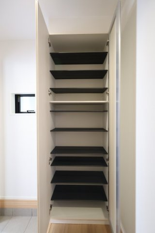 《仲介手数料無料》南区鹿手袋１丁目2-21新築一戸建てミラスモの玄関