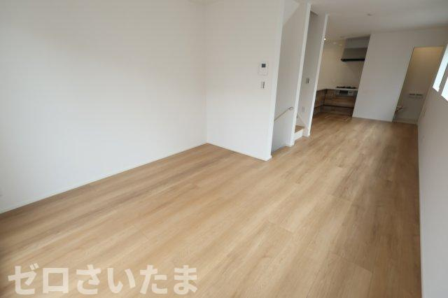 《仲介手数料無料》南区鹿手袋１丁目2-21新築一戸建てミラスモの居間・リビング