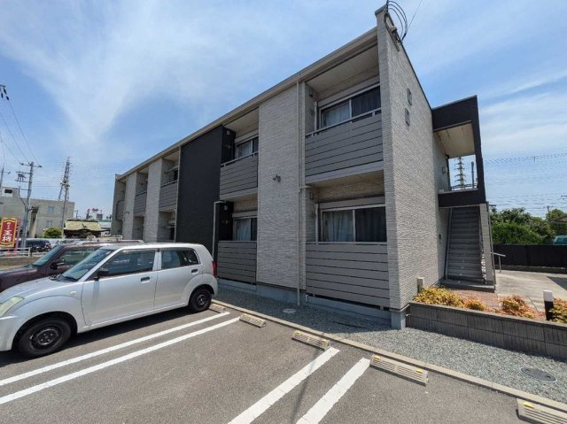 クレイノニジの外観