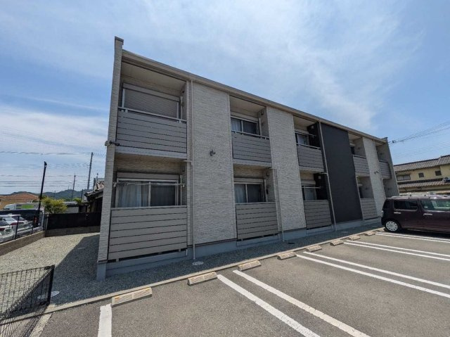 クレイノニジの外観