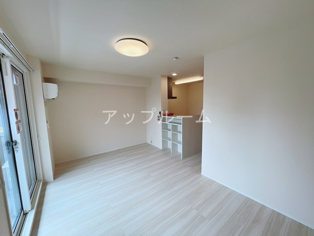 オレオール中央通の居間・リビング