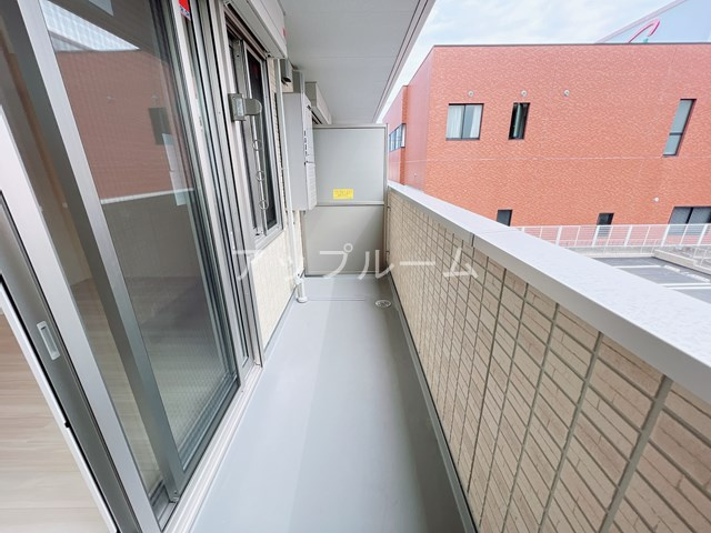 オレオール中央通のバルコニー