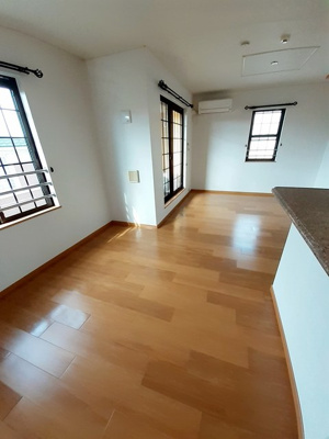 【居間・リビング】 | ラッフィナートカーサ四番館 | ☆神戸市須磨区　ラッフィナート・カーサ四番館☆