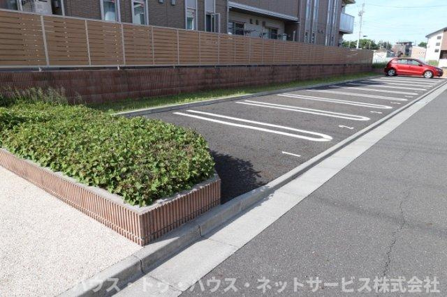 カーネリアンの駐車場