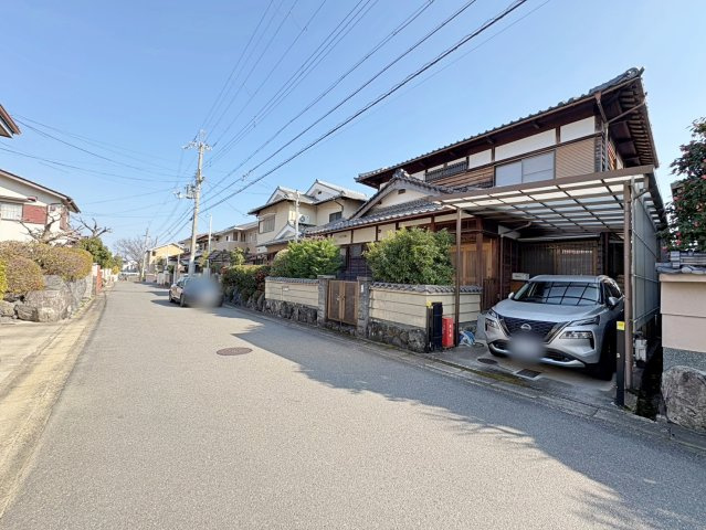 大原野西竹の里町一丁目　新築参考プランの前面道路含む現地写真|周辺に高さのある建物がなく、日当たり＆風通し共に良好！（R8.2撮影）