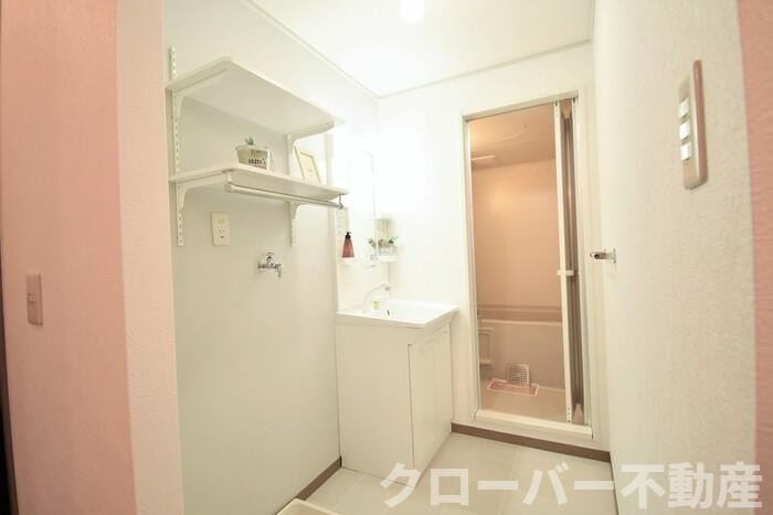 ボナール立江の独立洗面台|室内洗濯機置き場・洗髪洗面化粧台