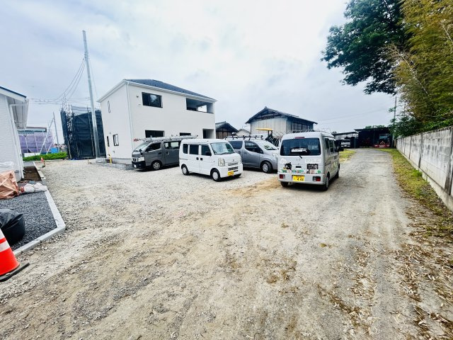 新築　伊勢崎田部井町第９　クレイドルガーデン　3号棟の前面道路含む現地写真|現地写真　南側接道幅員約4ｍ