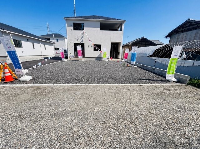 新築　伊勢崎田部井町第９　クレイドルガーデン　3号棟の駐車場|現地写真　駐車スペースは並列3台分可能です！

