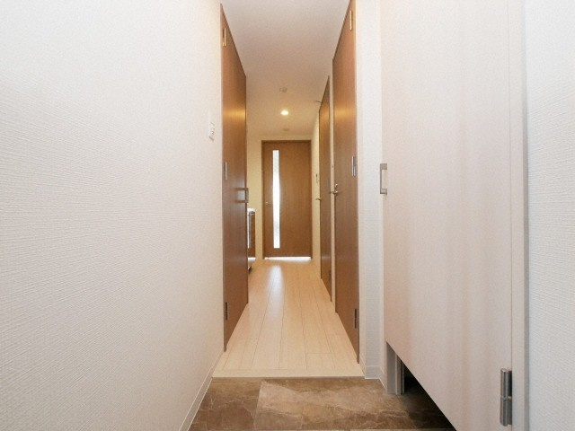 エスリード九条スタシオンの玄関