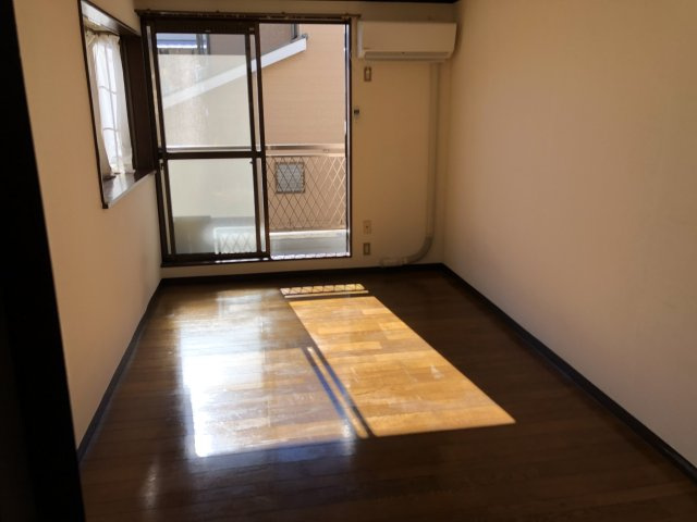 ニューライフ越塚の居間・リビング