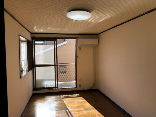 ニューライフ越塚の居間・リビング