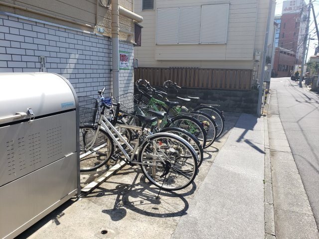 ニューライフ越塚のエントランス