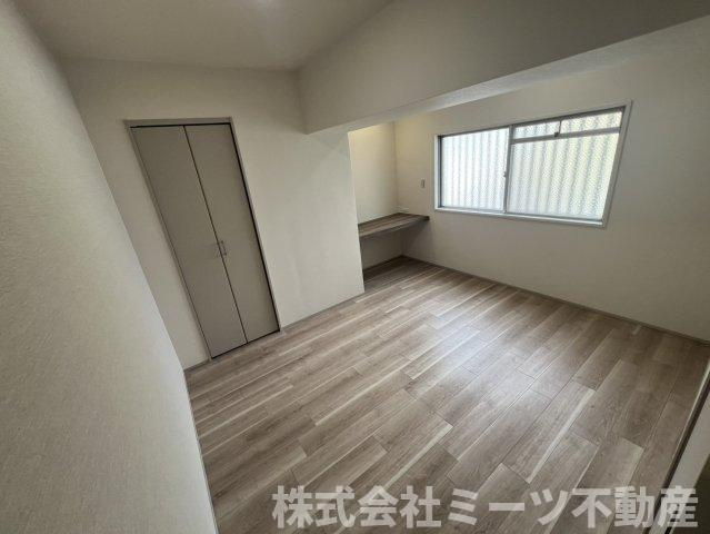 ハイマート弥刀の洋室