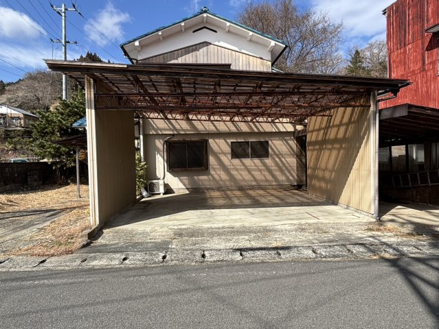 【商談中】田人町旅人　6DKの駐車場
