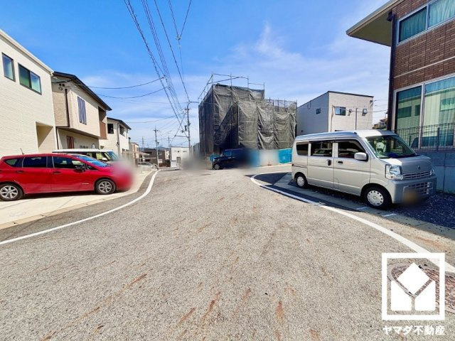 大津市大平２丁目　106号地の前面道路含む現地写真