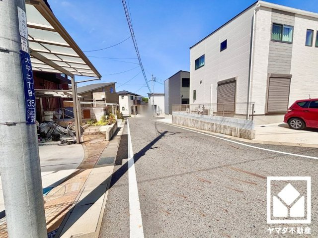 大津市大平２丁目　106号地の前面道路含む現地写真