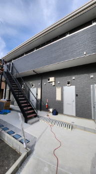 パインヒルズ曳舟のエントランス