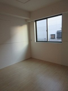 【内装】 | ルミナスコウチＢ | 明るい色調の室内です