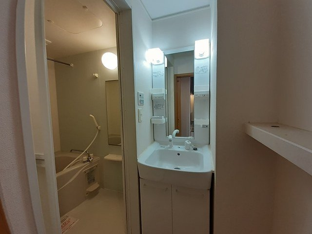 メープルコートの洗面所