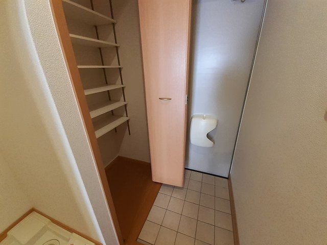 メープルコートの玄関