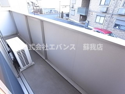 【バルコニー】 | ピーノフォーリア Ⅱ | 開放的で明るい空間を演出してくれるバルコニーです