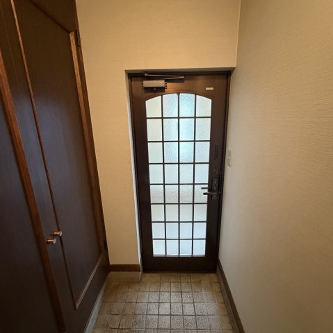 登別市常盤町3丁目22-3アパートの玄関