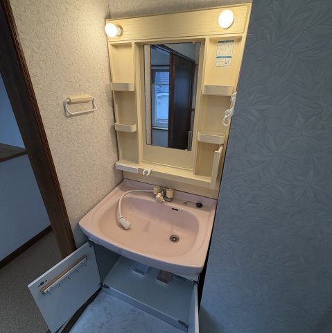 登別市常盤町3丁目22-3アパートの洗面所