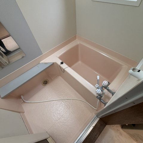 登別市常盤町3丁目22-3アパートの浴室