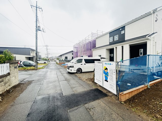 新築　渋川市半田第6　１号棟の前面道路含む現地写真|現地写真　北側接道幅員約4ｍ	