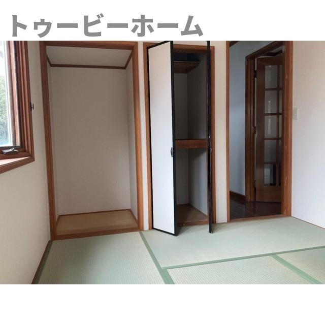 エクセルタウン花園戸建Ⅳの居間・リビング|こちらの居間で趣味の時間をお楽しみください