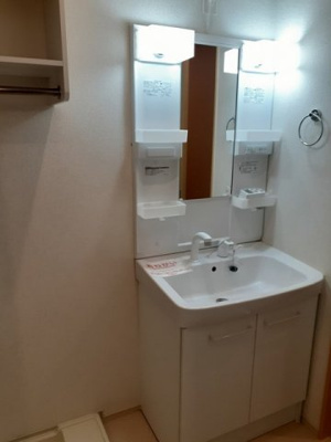 【洗面所】 | スミール・モーテ | ゆったりとスペースのある洗面所